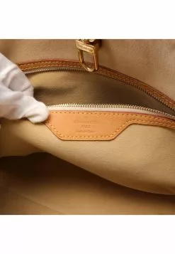 Pre-loved LOUIS VUITTON Hampstead MM white checkered Shoulder Bag Tote Bag PVC Genuine Leather white -Louis Vuitton Shop louis vuitton 5168 9913936 6