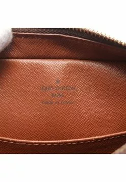 Pre-loved LOUIS VUITTON Pochette cite Classic Monogram Shoulder Bag PVC Genuine Leather Brown 13 Pre-loved LOUIS VUITTON Pochette cite Classic Monogram Shoulder Bag PVC Genuine Leather Brown -Louis Vuitton Shop louis vuitton 5204 5813936 4