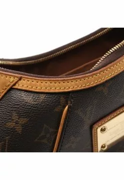 Pre-loved LOUIS VUITTON Thames PM Classic Monogram Shoulder Bag PVC Genuine Leather Brown -Louis Vuitton Shop louis vuitton 5323 9017936 8