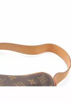 Pre-loved LOUIS VUITTON Croissant MM Classic Monogram Shoulder Bag PVC Genuine Leather Brown -Louis Vuitton Shop louis vuitton 5341 0907936 5