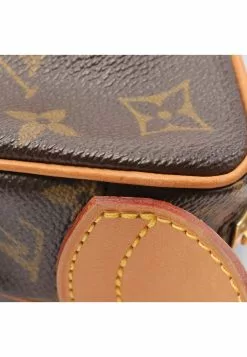 Pre-loved LOUIS VUITTON Croissant MM Classic Monogram Shoulder Bag PVC Genuine Leather Brown -Louis Vuitton Shop louis vuitton 5342 0907936 8