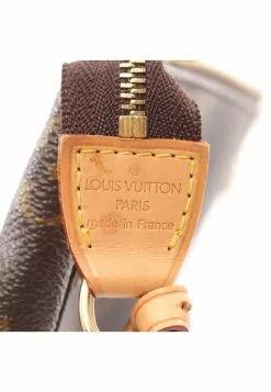 Pre-loved LOUIS VUITTON Pochette Accessoires Classic Monogram Handbag PVC Genuine Leather Brown 13 Pre-loved LOUIS VUITTON Pochette Accessoires Classic Monogram Handbag PVC Genuine Leather Brown -Louis Vuitton Shop louis vuitton 5360 9217936 4