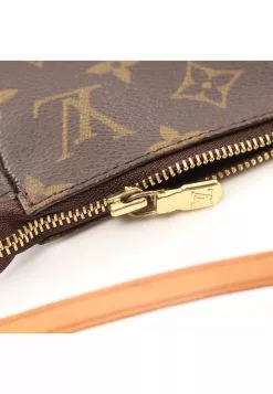 Pre-loved LOUIS VUITTON Pochette Accessoires Classic Monogram Handbag PVC Genuine Leather Brown 15 Pre-loved LOUIS VUITTON Pochette Accessoires Classic Monogram Handbag PVC Genuine Leather Brown -Louis Vuitton Shop louis vuitton 5361 9217936 6