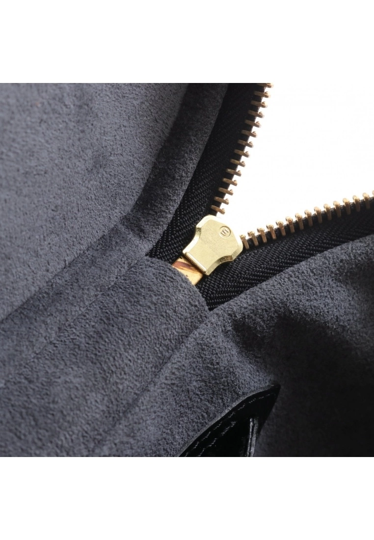 Pre-loved LOUIS VUITTON Cannes Waved Pattern Handbag Toiletry Bag Genuine Leather Black 8 Pre-loved LOUIS VUITTON Cannes Waved Pattern Handbag Toiletry Bag Genuine Leather Black - Image 6