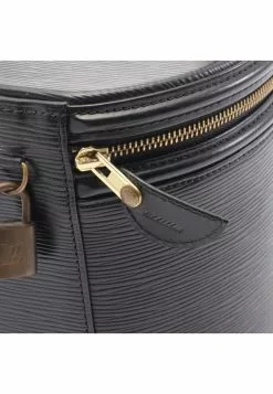 Pre-loved LOUIS VUITTON Cannes Waved Pattern Handbag Toiletry Bag Genuine Leather Black 16 Pre-loved LOUIS VUITTON Cannes Waved Pattern Handbag Toiletry Bag Genuine Leather Black -Louis Vuitton Shop louis vuitton 5390 0517936 7