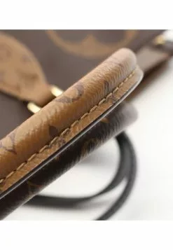 Pre-loved LOUIS VUITTON OnTheGo GM Classic Monogram Giant Classic Monogram Reverse Shoulder Bag PVC Genuine Leather Brown Light Brown -Louis Vuitton Shop louis vuitton 6292 9219436 5