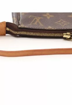 Pre-loved LOUIS VUITTON Pochette Accessoires Classic Monogram Handbag PVC Genuine Leather Brown 13 Pre-loved LOUIS VUITTON Pochette Accessoires Classic Monogram Handbag PVC Genuine Leather Brown -Louis Vuitton Shop louis vuitton 6952 3881636 6