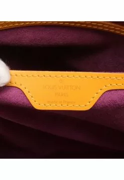 Pre-loved LOUIS VUITTON Gobelins Waved Pattern Yellow Backpack Genuine Leather hyellow 13 Pre-loved LOUIS VUITTON Gobelins Waved Pattern Yellow Backpack Genuine Leather hyellow -Louis Vuitton Shop louis vuitton 7041 5783146 4