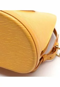 Pre-loved LOUIS VUITTON Gobelins Waved Pattern Yellow Backpack Genuine Leather hyellow 17 Pre-loved LOUIS VUITTON Gobelins Waved Pattern Yellow Backpack Genuine Leather hyellow -Louis Vuitton Shop louis vuitton 7041 5783146 8