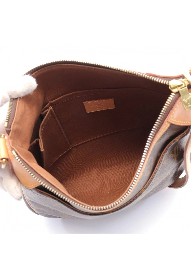 Pre-loved Odeon PM Classic Monogram Shoulder Bag PVC Genuine Leather Brown LOUIS VUITTON 5 Pre-loved Odeon PM Classic Monogram Shoulder Bag PVC Genuine Leather Brown LOUIS VUITTON - Image 3