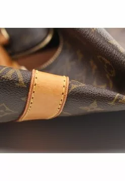 Pre-loved Keepall50 Classic Monogram Duffle Bag PVC Genuine Leather Brown LOUIS VUITTON 15 Pre-loved Keepall50 Classic Monogram Duffle Bag PVC Genuine Leather Brown LOUIS VUITTON -Louis Vuitton Shop louis vuitton 7249 9469146 6