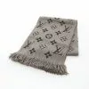 Pre-loved Echarp Logomania light grey scarf Full pattern wool Silk grey beige LOUIS VUITTON 2 Pre-loved Echarp Logomania light grey scarf Full pattern wool Silk grey beige LOUIS VUITTON -Louis Vuitton Shop louis vuitton 7279 9010246 1