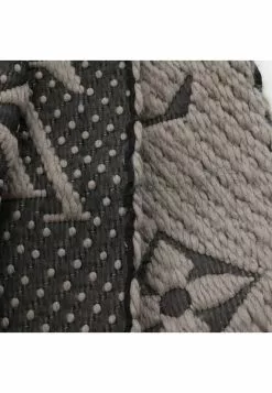 Pre-loved Echarp Logomania light grey scarf Full pattern wool Silk grey beige LOUIS VUITTON -Louis Vuitton Shop louis vuitton 7280 9010246 5