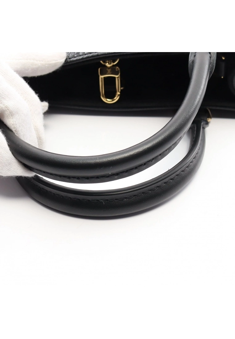 Pre-loved OnTheGo PM Classic Monogram empreinte embossed Black Genuine Leather Handbag Black 2 Way Style LOUIS VUITTON 4 Pre-loved OnTheGo PM Classic Monogram empreinte embossed Black Genuine Leather Handbag Black 2 Way Style LOUIS VUITTON - Image 2