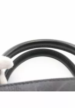 Pre-loved OnTheGo PM Classic Monogram empreinte embossed Black Genuine Leather Handbag Black 2 Way Style LOUIS VUITTON 12 Pre-loved OnTheGo PM Classic Monogram empreinte embossed Black Genuine Leather Handbag Black 2 Way Style LOUIS VUITTON -Louis Vuitton Shop louis vuitton 7325 9062146 3