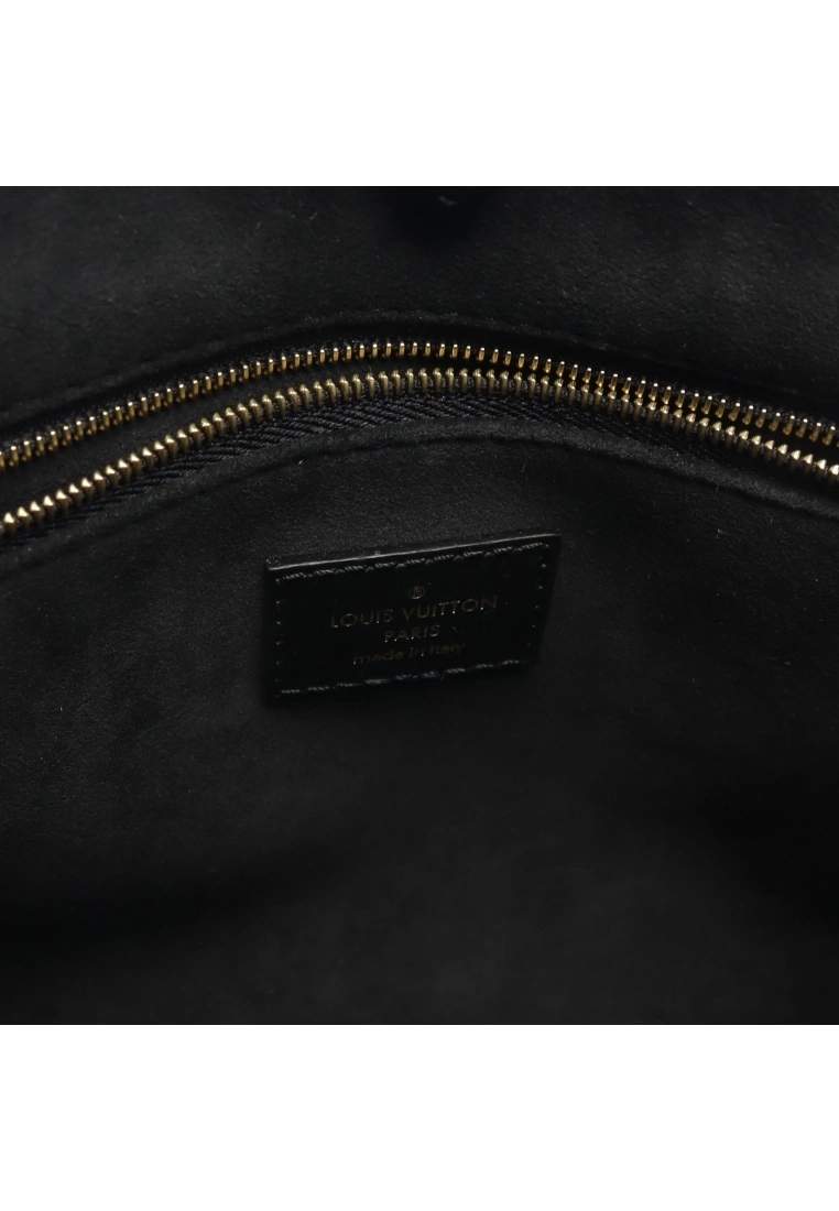 Pre-loved OnTheGo PM Classic Monogram empreinte embossed Black Genuine Leather Handbag Black 2 Way Style LOUIS VUITTON 8 Pre-loved OnTheGo PM Classic Monogram empreinte embossed Black Genuine Leather Handbag Black 2 Way Style LOUIS VUITTON - Image 6