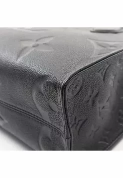 Pre-loved OnTheGo PM Classic Monogram empreinte embossed Black Genuine Leather Handbag Black 2 Way Style LOUIS VUITTON 17 Pre-loved OnTheGo PM Classic Monogram empreinte embossed Black Genuine Leather Handbag Black 2 Way Style LOUIS VUITTON -Louis Vuitton Shop louis vuitton 7326 9062146 8