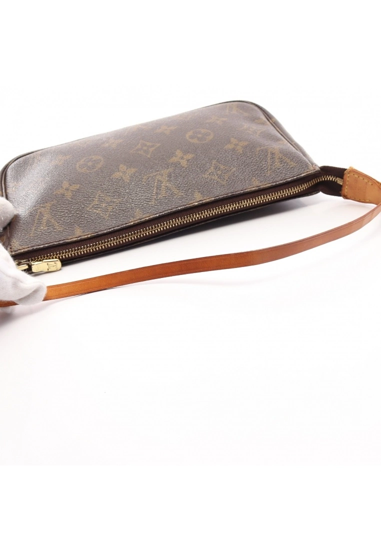 Pre-loved Pochette Accessoires Classic Monogram Handbag PVC Genuine Leather Brown LOUIS VUITTON 5 Pre-loved Pochette Accessoires Classic Monogram Handbag PVC Genuine Leather Brown LOUIS VUITTON - Image 3