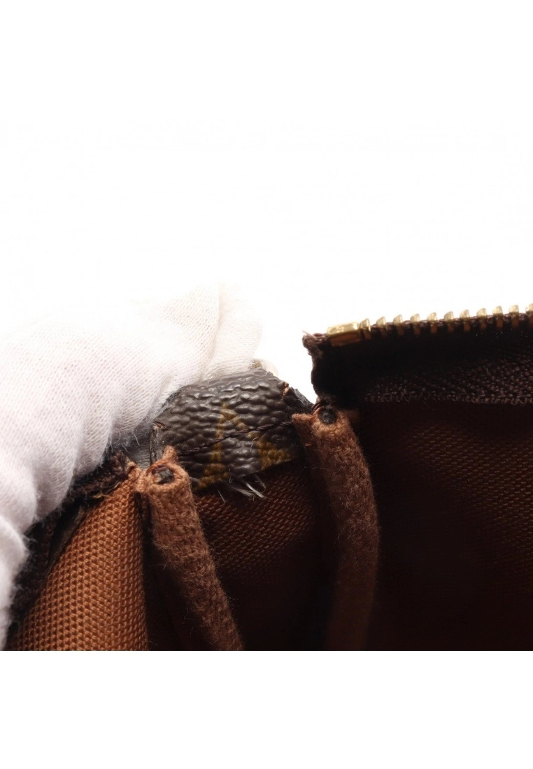 Pre-loved Pochette Accessoires Classic Monogram Handbag PVC Genuine Leather Brown LOUIS VUITTON 8 Pre-loved Pochette Accessoires Classic Monogram Handbag PVC Genuine Leather Brown LOUIS VUITTON - Image 6