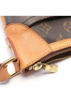 Pre-loved Odeon PM Classic Monogram Shoulder Bag PVC Genuine Leather Brown LOUIS VUITTON 12 Pre-loved Odeon PM Classic Monogram Shoulder Bag PVC Genuine Leather Brown LOUIS VUITTON -Louis Vuitton Shop louis vuitton 7361 9562146 3