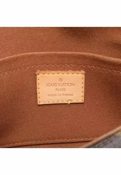 Pre-loved Pochette Marelle Classic Monogram handcarry bag belt bag PVC Genuine Leather Brown LOUIS VUITTON -Louis Vuitton Shop louis vuitton 7364 1862146 5