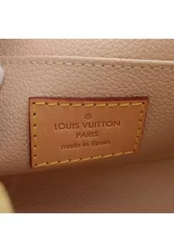 Pre-loved Pochette Cosmetic Pouch white checkered Small Pocket PVC Genuine Leather white LOUIS VUITTON -Louis Vuitton Shop louis vuitton 7386 7172146 5