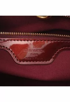Pre-loved Wilshire PM Classic Monogram Patent leather dark purple red Genuine Leather Handbag dark purple LOUIS VUITTON -Louis Vuitton Shop louis vuitton 7403 9962146 5