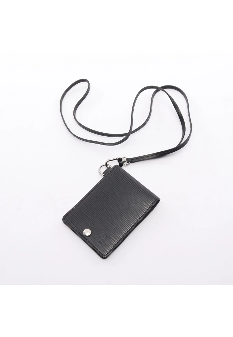 Pre-loved Porta carteID Bandouliere Waved Pattern bus-pass holder Genuine Leather Black LOUIS VUITTON 3 Pre-loved Porta carteID Bandouliere Waved Pattern bus-pass holder Genuine Leather Black LOUIS VUITTON