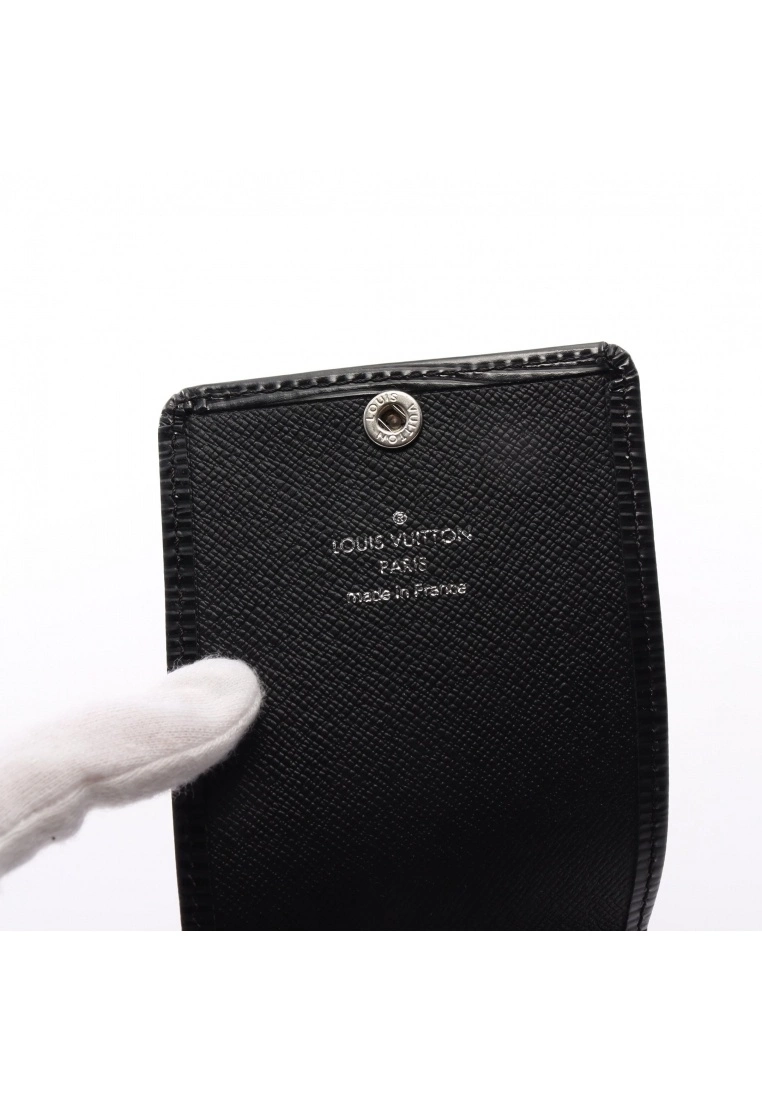 Pre-loved Porta carteID Bandouliere Waved Pattern bus-pass holder Genuine Leather Black LOUIS VUITTON 4 Pre-loved Porta carteID Bandouliere Waved Pattern bus-pass holder Genuine Leather Black LOUIS VUITTON - Image 2