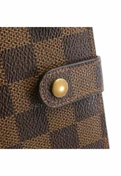 Pre-loved Portefeuille Viennois Black checkerboard grid Bi-fold Wallet PVC Brown LOUIS VUITTON 13 Pre-loved Portefeuille Viennois Black checkerboard grid Bi-fold Wallet PVC Brown LOUIS VUITTON -Louis Vuitton Shop louis vuitton 7411 4872146 4