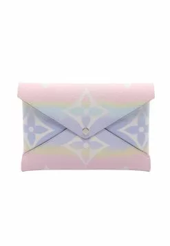 Pre-loved LOUIS VUITTON Escale Pochette Kirigami Classic Monogram clutch PVC Light Pink multi 8 Pre-loved LOUIS VUITTON Escale Pochette Kirigami Classic Monogram clutch PVC Light Pink multi -Louis Vuitton Shop louis vuitton 7428 9453146 2