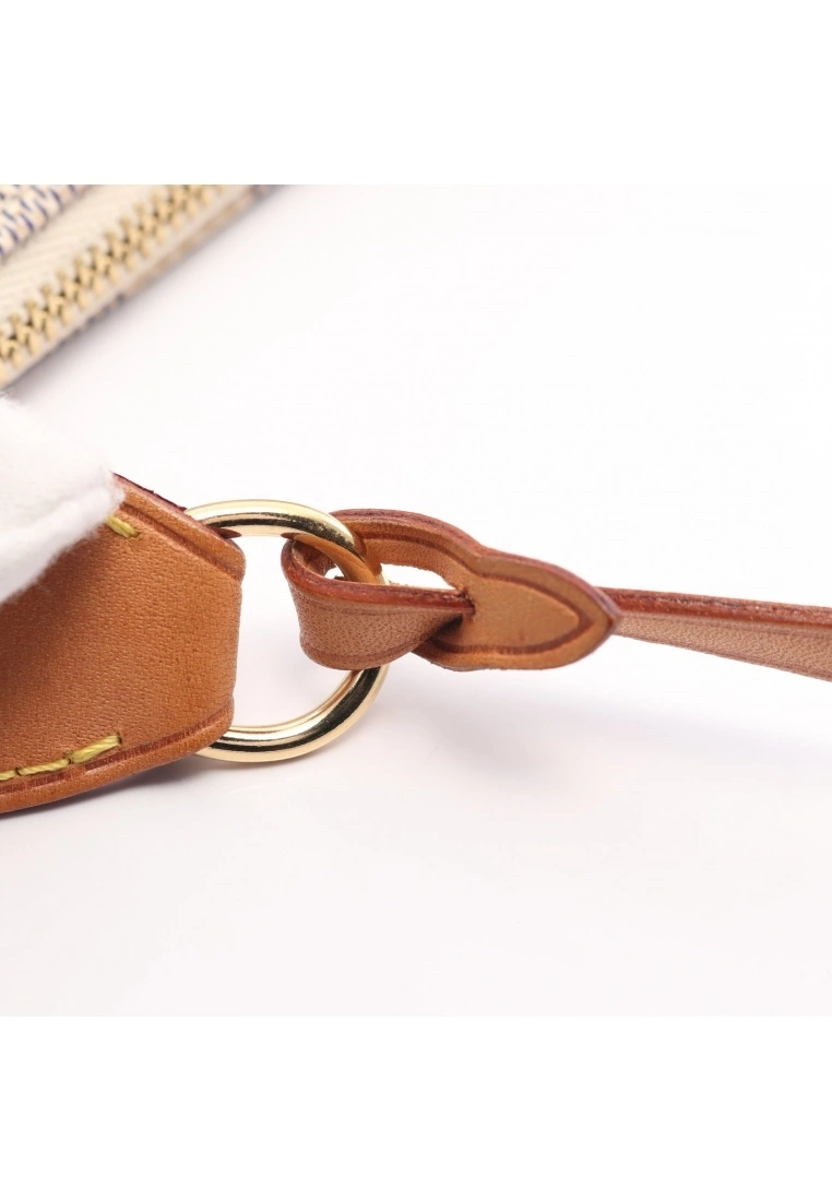 Pre-loved LOUIS VUITTON Pochette Accessoires white checkered Handbag PVC Genuine Leather white 8 Pre-loved LOUIS VUITTON Pochette Accessoires white checkered Handbag PVC Genuine Leather white - Image 6