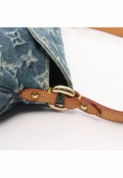 Pre-loved LOUIS VUITTON Mini Pleaty Classic Monogram Denim Shoulder Bag Genuine Leather Blue 11 Pre-loved LOUIS VUITTON Mini Pleaty Classic Monogram Denim Shoulder Bag Genuine Leather Blue -Louis Vuitton Shop louis vuitton 7457 8753146 2