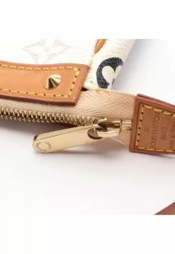 Pre-loved LOUIS VUITTON Pochette Accessoires Classic Monogram multi white Handbag PVC Genuine Leather white -Louis Vuitton Shop louis vuitton 7464 8163146 3