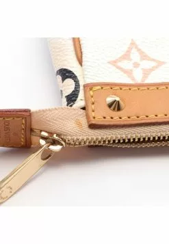 Pre-loved LOUIS VUITTON Pochette Accessoires Classic Monogram multi white Handbag PVC Genuine Leather white -Louis Vuitton Shop louis vuitton 7465 8163146 6