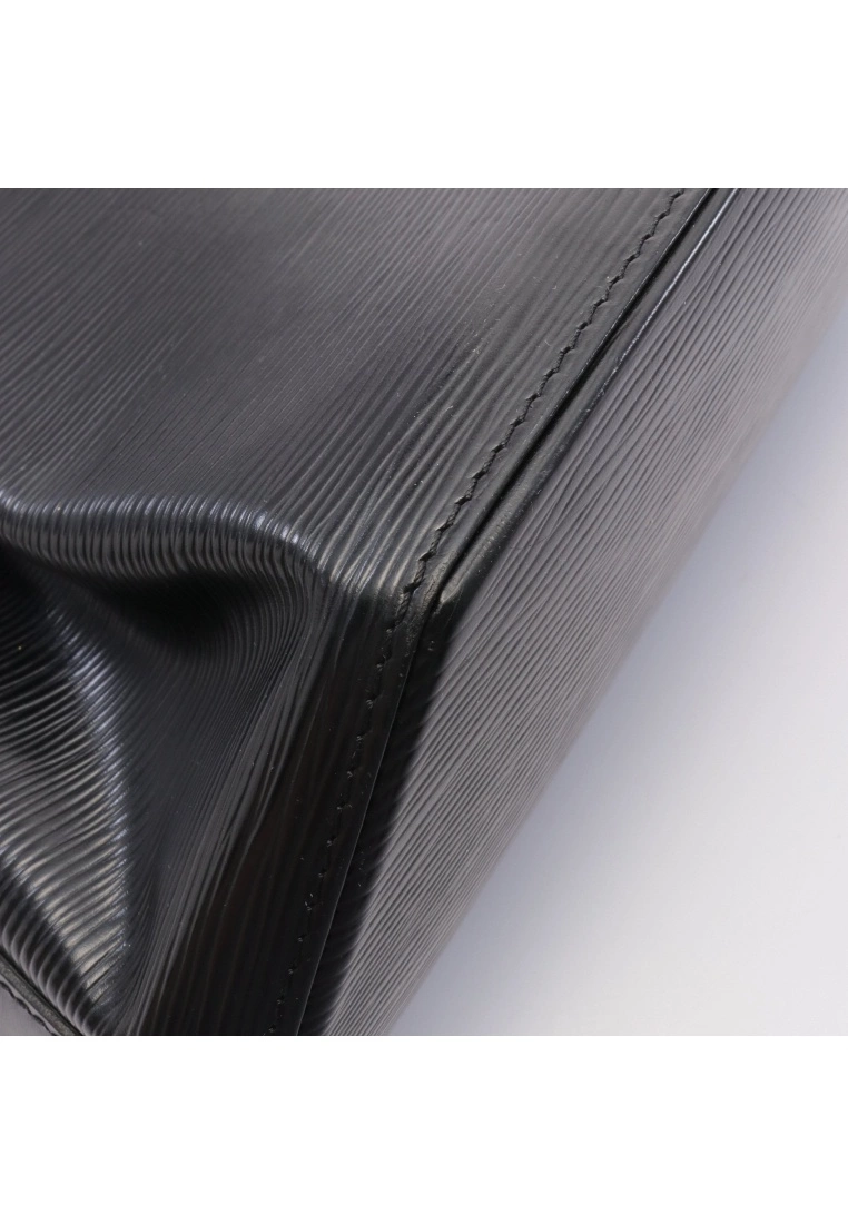 Pre-loved LOUIS VUITTON Sac de Paul GM Waved Pattern Genuine Leather Shoulder Bag Black 8 Pre-loved LOUIS VUITTON Sac de Paul GM Waved Pattern Genuine Leather Shoulder Bag Black - Image 6