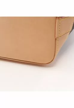 Pre-loved LockitHorizontal Classic Monogram Handbag Tote Bag PVC Genuine Leather Brown LOUIS VUITTON 13 Pre-loved LockitHorizontal Classic Monogram Handbag Tote Bag PVC Genuine Leather Brown LOUIS VUITTON -Louis Vuitton Shop louis vuitton 8017 6284046 5