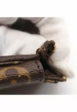 Pre-loved Pochette Accessoires Classic Monogram Handbag PVC Genuine Leather Brown LOUIS VUITTON -Louis Vuitton Shop louis vuitton 8019 3484046 5