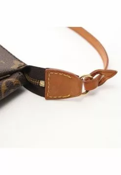 Pre-loved Pochette Accessoires Classic Monogram Handbag PVC Genuine Leather Brown LOUIS VUITTON -Louis Vuitton Shop louis vuitton 8019 3484046 8