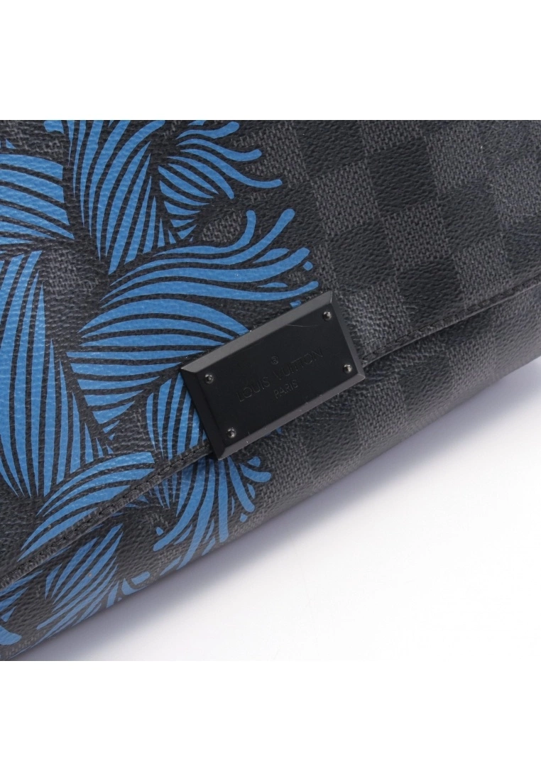 Pre-loved District PM Ink and black checkerboard grid Christopher Nemeth Shoulder Bag PVC Genuine Leather Black Blue LOUIS VUITTON 8 Pre-loved District PM Ink and black checkerboard grid Christopher Nemeth Shoulder Bag PVC Genuine Leather Black Blue LOUIS VUITTON - Image 6