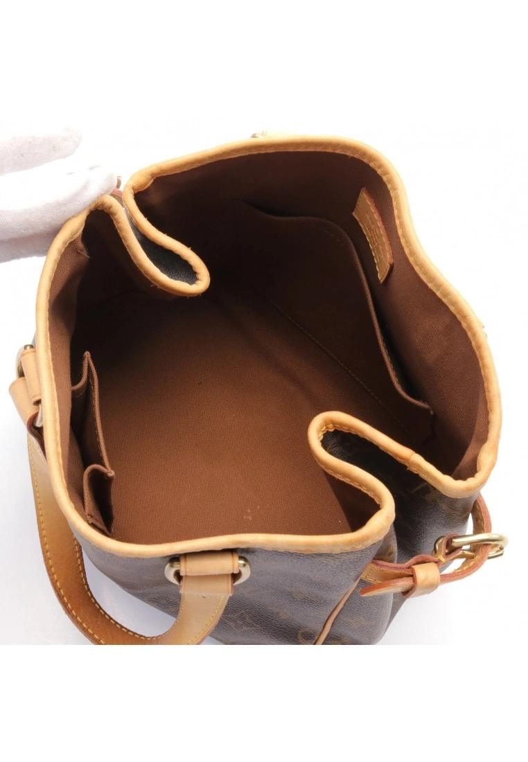 Pre-loved Batignolles Classic Monogram Handbag PVC Genuine Leather Brown LOUIS VUITTON 7 Pre-loved Batignolles Classic Monogram Handbag PVC Genuine Leather Brown LOUIS VUITTON - Image 5