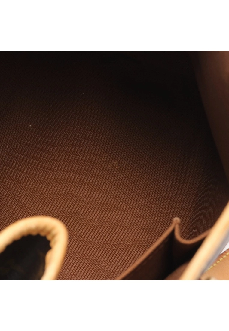 Pre-loved Batignolles Classic Monogram Handbag PVC Genuine Leather Brown LOUIS VUITTON 9 Pre-loved Batignolles Classic Monogram Handbag PVC Genuine Leather Brown LOUIS VUITTON - Image 7