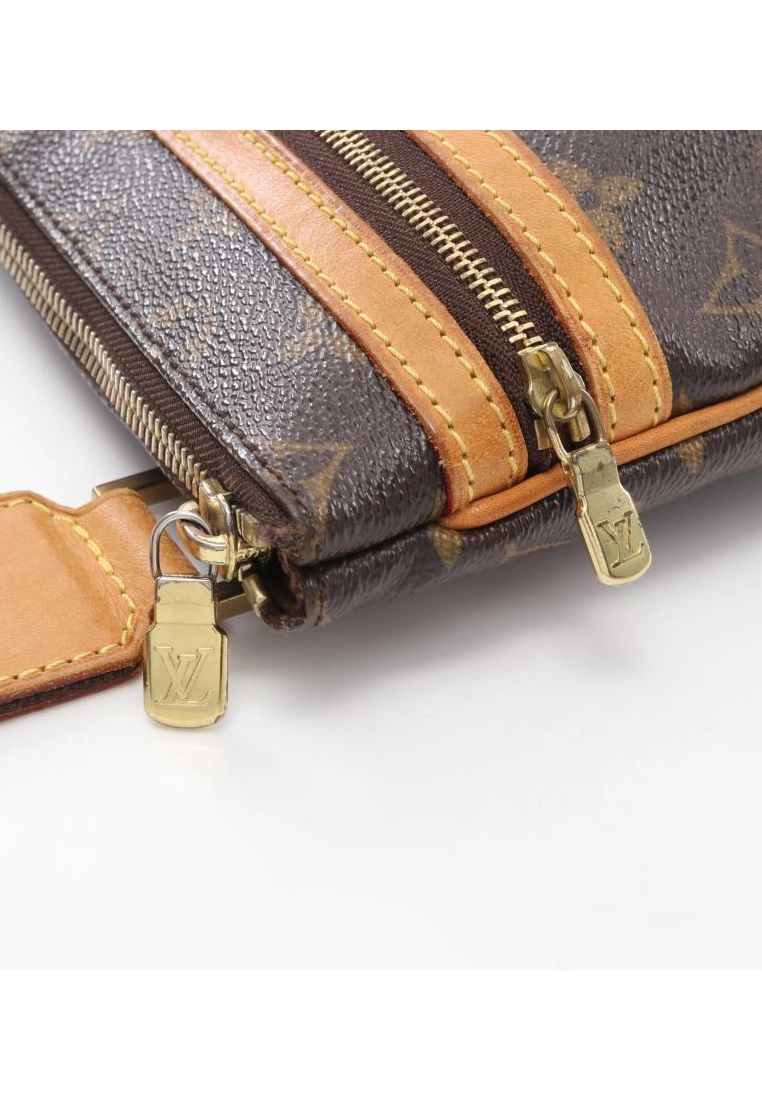 Pre-loved LOUIS VUITTON Pochette Bosphore Classic Monogram Shoulder Bag PVC Genuine Leather Brown 8 Pre-loved LOUIS VUITTON Pochette Bosphore Classic Monogram Shoulder Bag PVC Genuine Leather Brown - Image 6