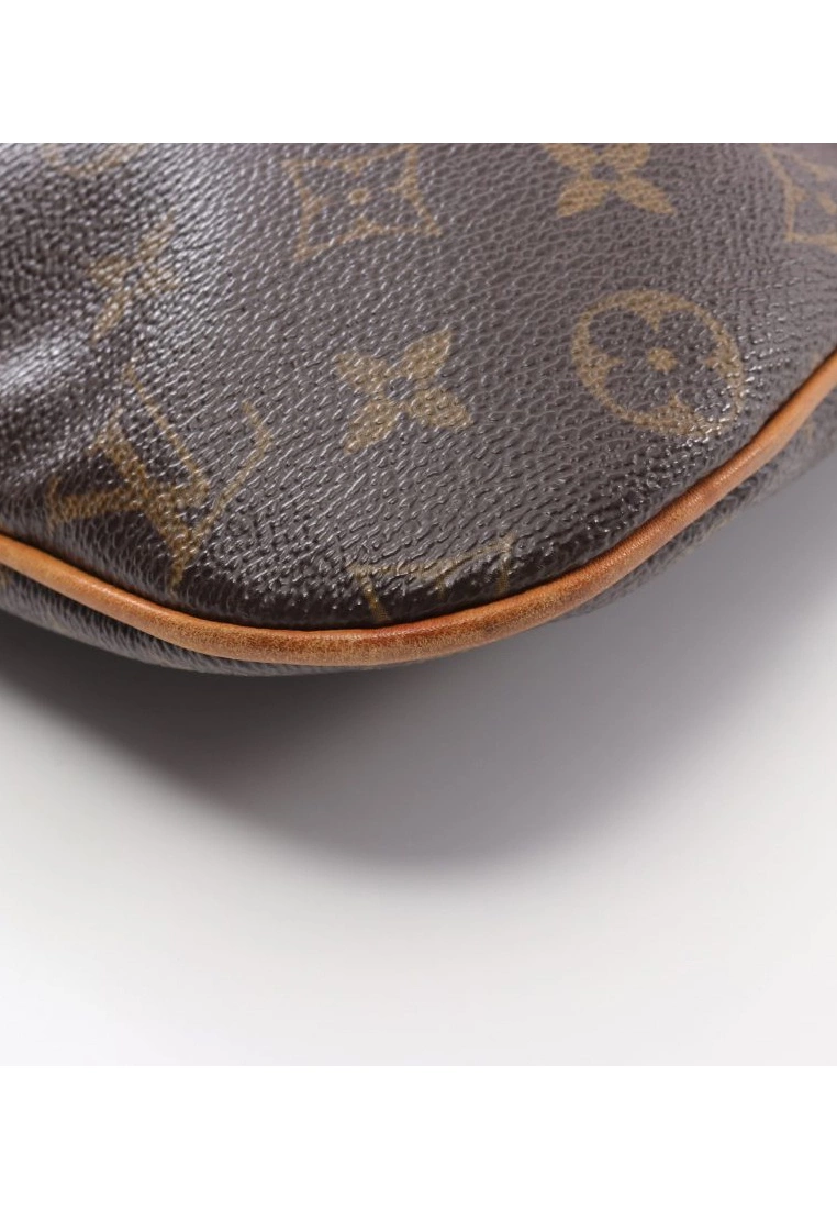 Pre-loved LOUIS VUITTON Pochette Bosphore Classic Monogram Shoulder Bag PVC Genuine Leather Brown 9 Pre-loved LOUIS VUITTON Pochette Bosphore Classic Monogram Shoulder Bag PVC Genuine Leather Brown - Image 7