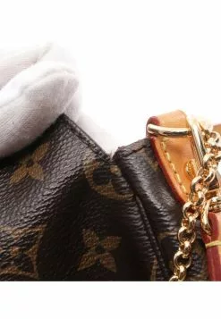 Pre-loved LOUIS VUITTON Favorite MM Classic Monogram Chain Handbag PVC Genuine Leather Brown 2 Way Style 17 Pre-loved LOUIS VUITTON Favorite MM Classic Monogram Chain Handbag PVC Genuine Leather Brown 2 Way Style -Louis Vuitton Shop louis vuitton 8467 6157536 8