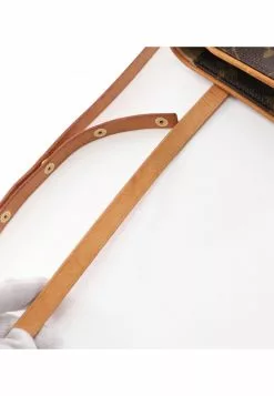 Pre-loved LOUIS VUITTON PochetteFlorentine Classic Monogram handcarry bag belt bag PVC Genuine Leather Brown Belt (S) -Louis Vuitton Shop louis vuitton 8474 3257536 8