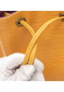 Pre-loved LOUIS VUITTON Noe Waved Pattern Yellow Genuine Leather Shoulder Bag hyellow 14 Pre-loved LOUIS VUITTON Noe Waved Pattern Yellow Genuine Leather Shoulder Bag hyellow -Louis Vuitton Shop louis vuitton 8490 1557536 5