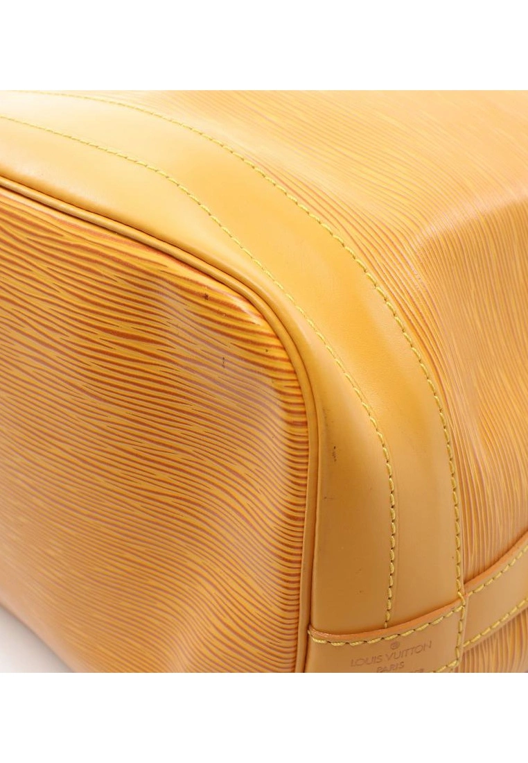 Pre-loved LOUIS VUITTON Noe Waved Pattern Yellow Genuine Leather Shoulder Bag hyellow 9 Pre-loved LOUIS VUITTON Noe Waved Pattern Yellow Genuine Leather Shoulder Bag hyellow - Image 7