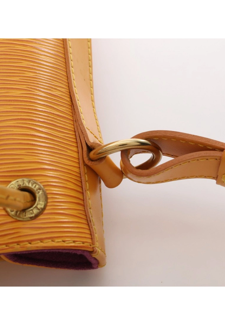 Pre-loved LOUIS VUITTON Noe Waved Pattern Yellow Genuine Leather Shoulder Bag hyellow 10 Pre-loved LOUIS VUITTON Noe Waved Pattern Yellow Genuine Leather Shoulder Bag hyellow - Image 8