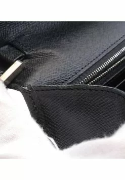 Pre-loved LOUIS VUITTON Selenga Fine grain dark grey clutch Genuine Leather clutch Black -Louis Vuitton Shop louis vuitton 8554 4187536 5